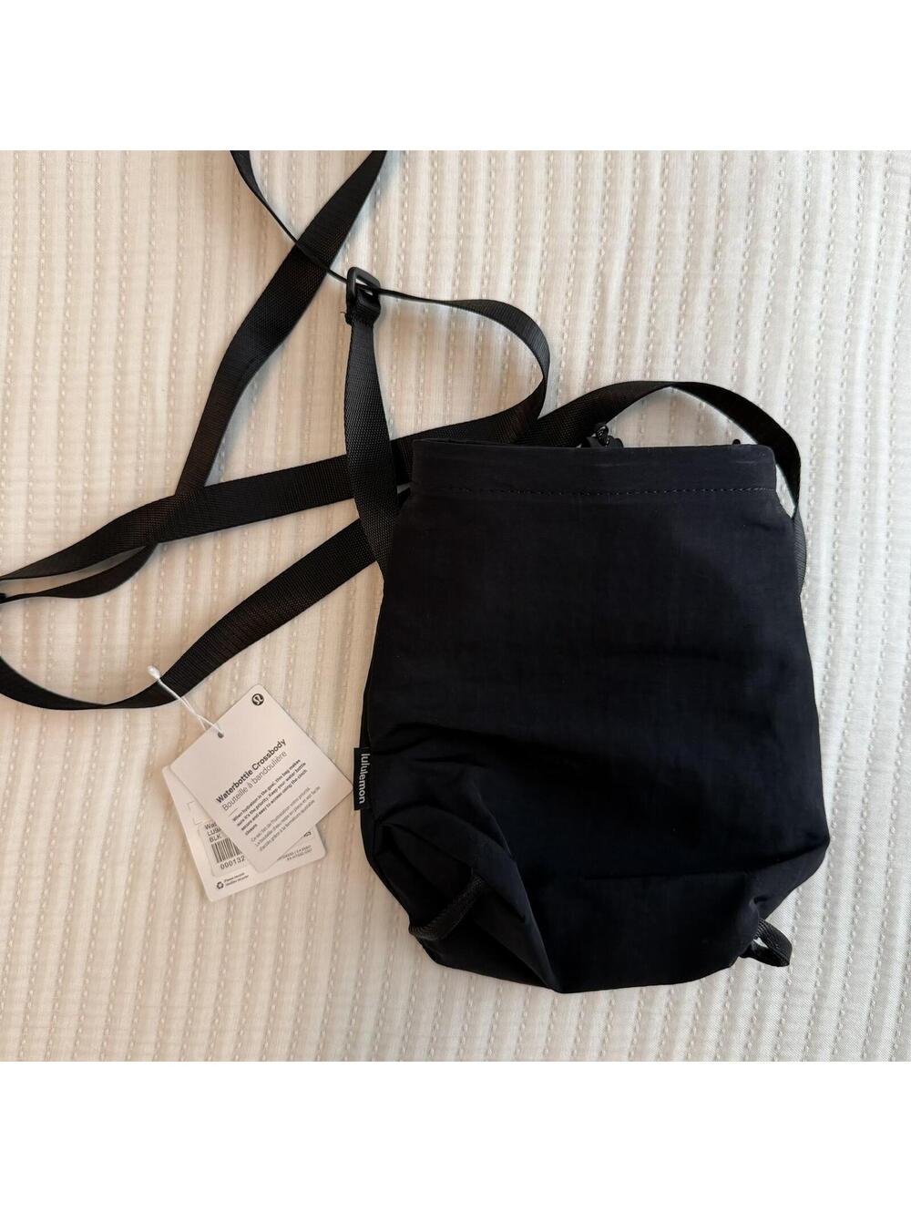 NWT Lululemon Water Bottle Crossbody Bag 2.5L Black - Picture 5 of 6